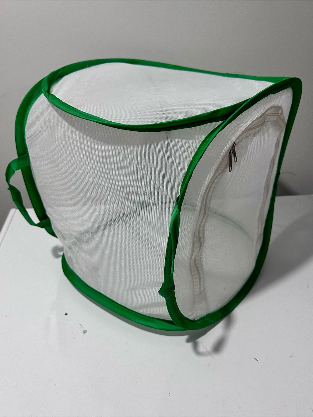 Foldable Mesh Pop-Up Butterfly House - White with Green Trim